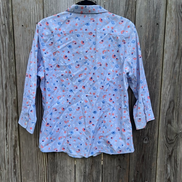 LL Bean Wrinkle Free Light Blue Floral Button Down size Med - Picture 8 of 9